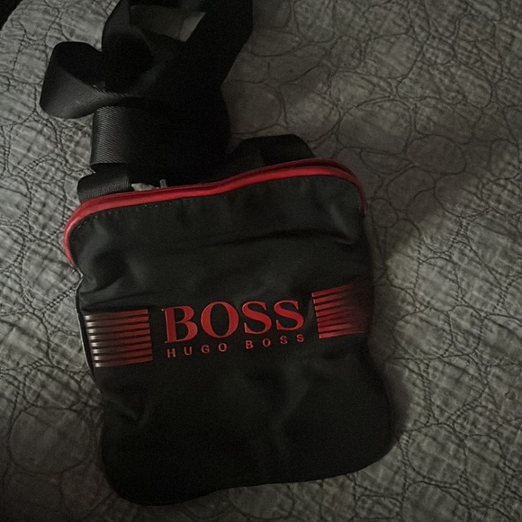 HugoBoss❤️🖤CrossBody ManPurse❤️🖤 - Picture 11 of 12